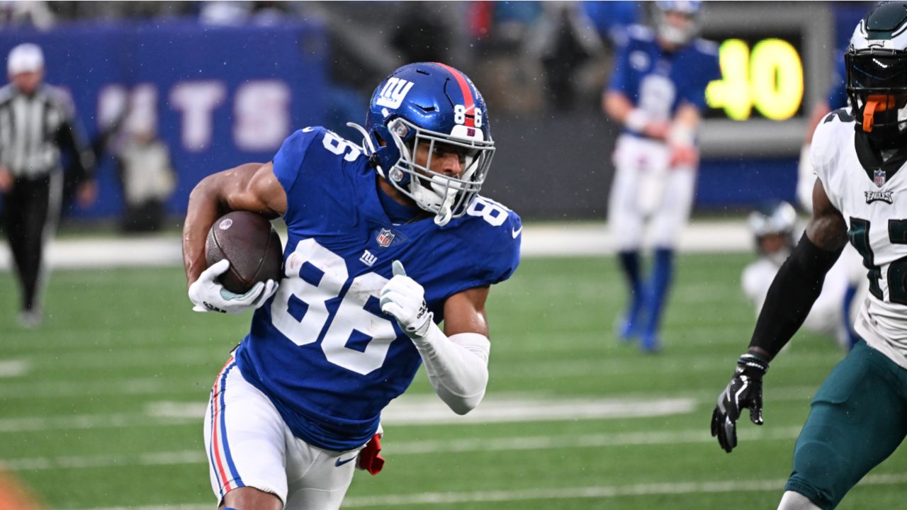 Giants' Darius Slayton looking forward to 'plenty of boos and middle  fingers' from rival Eagles fans 