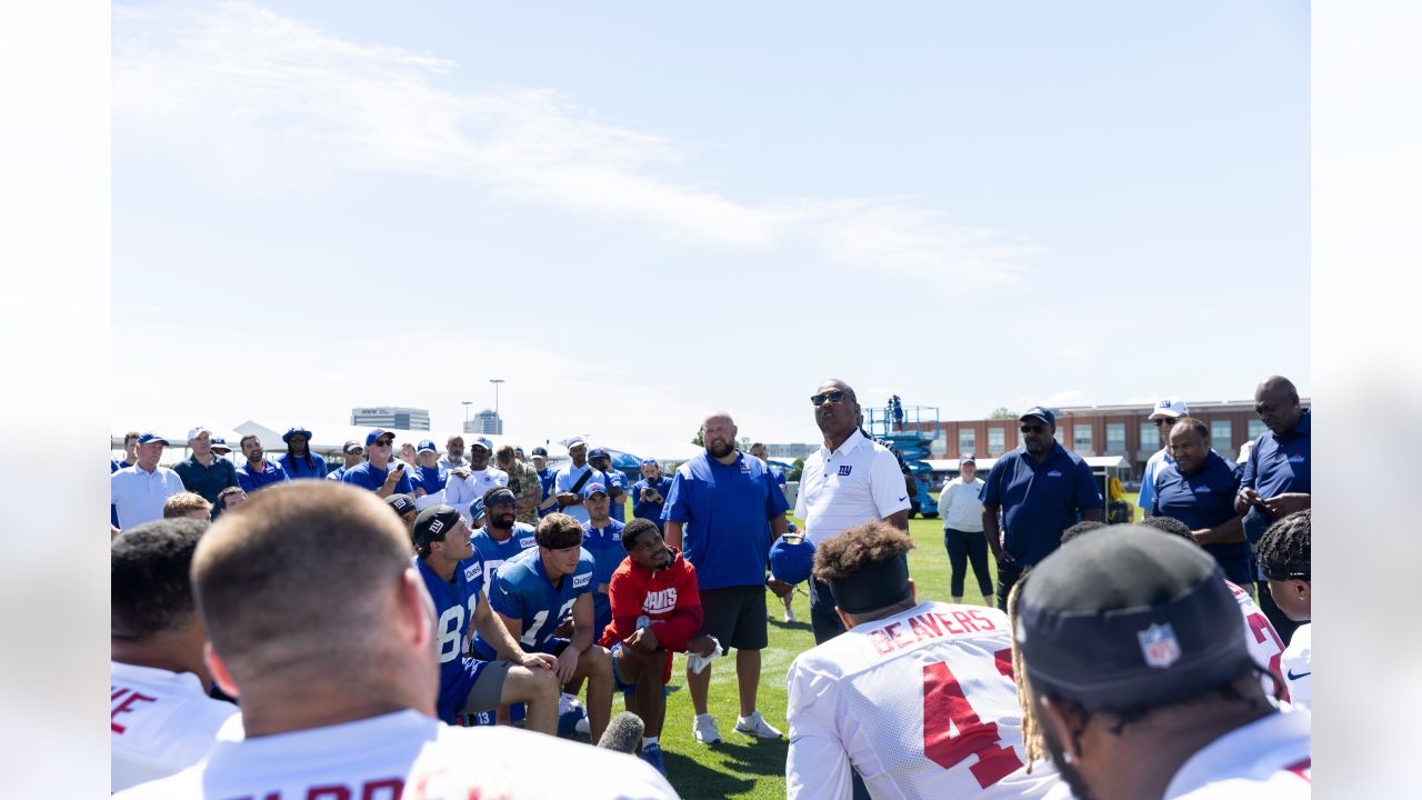 Conerly Inducted Into N.Y. Giants Ring Of Honor - Ole Miss Athletics