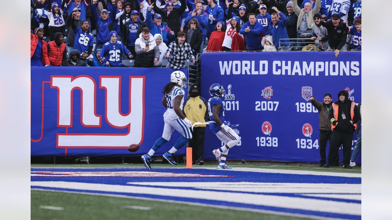 Giants Bumble Their Way Into a Victory, but Washington Wins the Division -  The New York Times