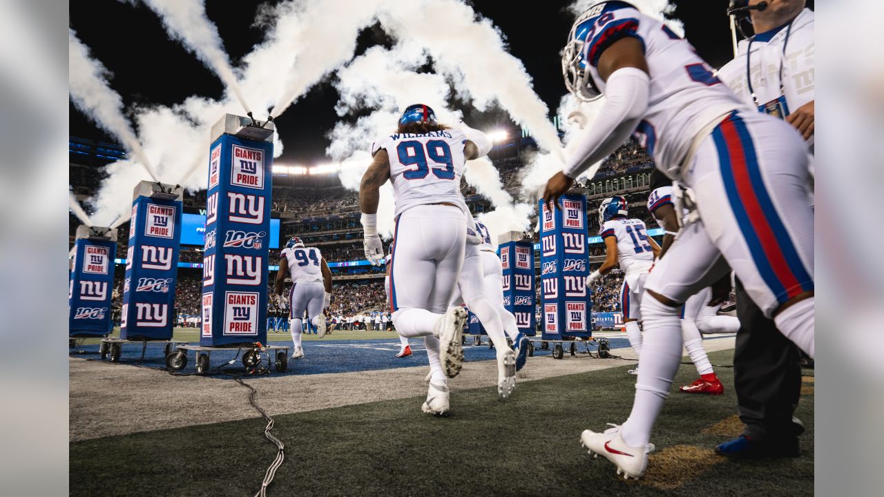 New York Giants' Leonard Williams (99) warms up before an NFL football game  against the San Francisco 49ers in Santa Clara, Calif., Thursday, Sept. 21,  2023. (AP Photo/Jed Jacobsohn Stock Photo - Alamy