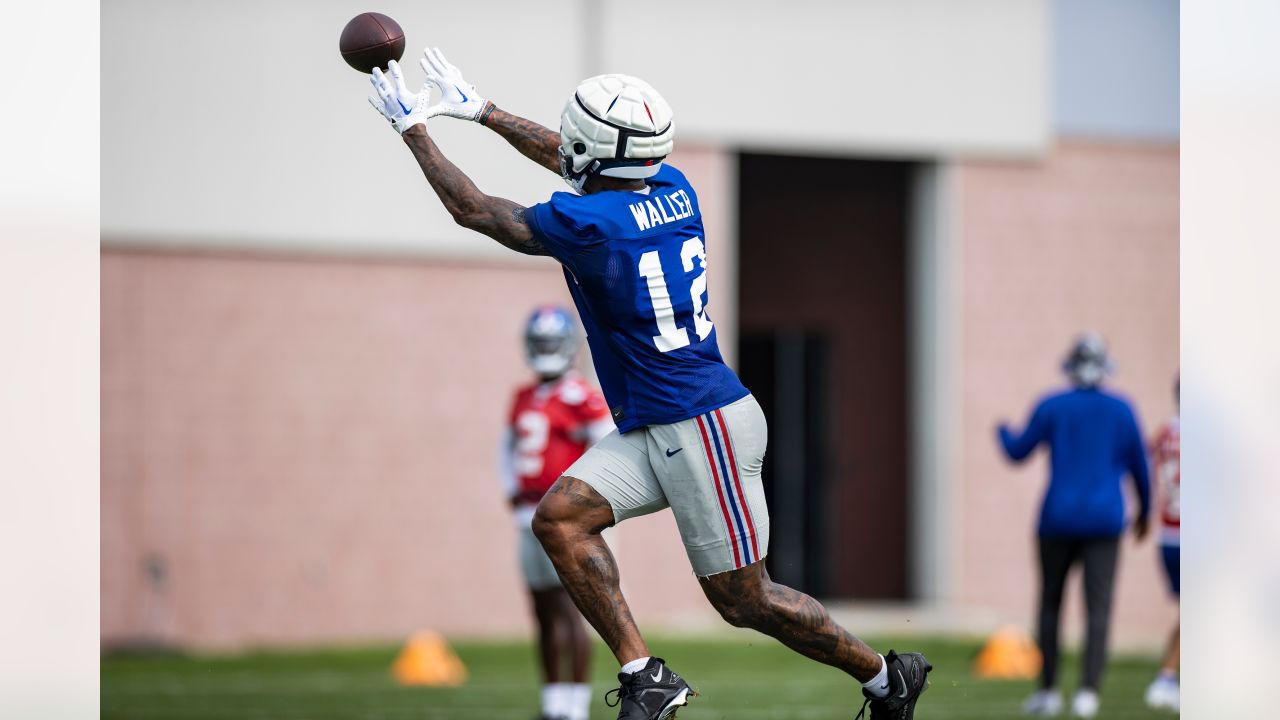 New York Giants linebacker Ojulari Azeez (51) participates during an NFL  football practice in East Rutherford, N.J., Thursday, May 27, 2021. (AP  Photo/Adam Hunger Stock Photo - Alamy