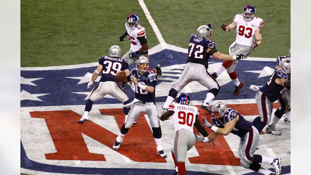 New York Giants Vs. Tampa Bay Buccaneers. NFL Game. American Football  League Match. Silhouette Of Professional Player Celebrate Touch Down.  Screen In Background. Stock Photo, Picture and Royalty Free Image. Image  153546111.