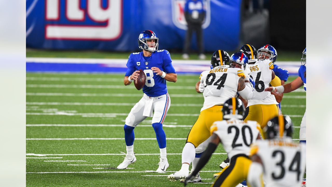 NY Giants vs Pittsburgh Steelers play in NFL Week 1