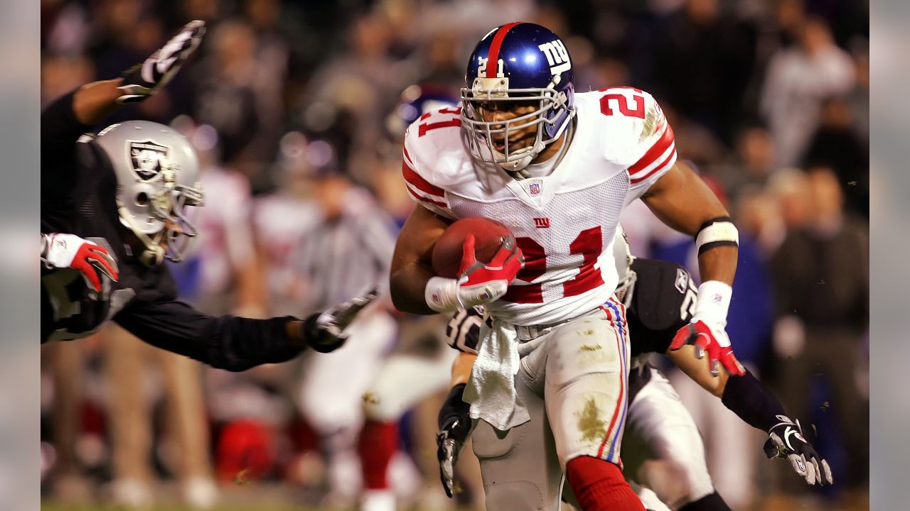 Giants release uniform schedule; will wear Super Bowl XXV-era classics vs.  Buccaneers