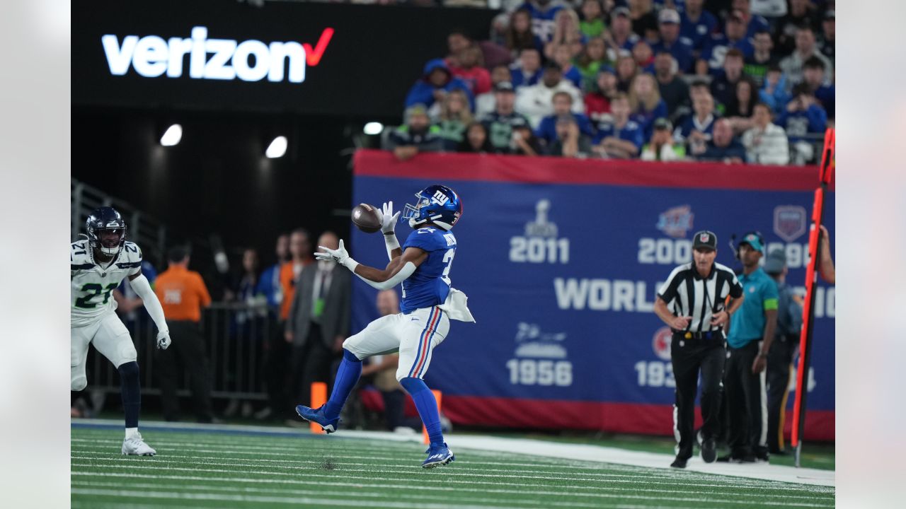 Daniel Jones, Overmatched Giants Season Unravels in Nightmare MNF Loss to  Seahawks, News, Scores, Highlights, Stats, and Rumors