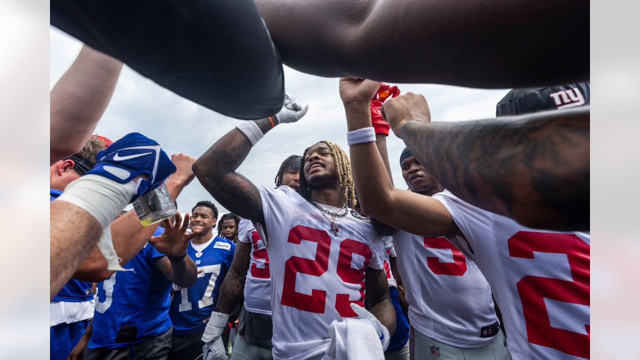 New York Giants guard Mark Glowinski (64) blocks against the Detroit Lions  during an NFL football game Sunday, Nov. 20, 2022, in East Rutherford, N.J.  (AP Photo/Adam Hunger Stock Photo - Alamy