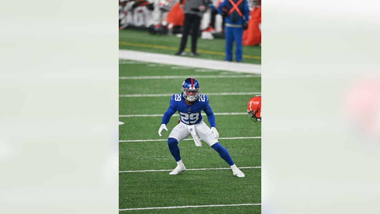 Las Vegas Raiders guard Jordan Simmons (60) looks out from the sideline  during an NFL football game against the New York Giants, Sunday, Nov. 7,  2021, in East Rutherford. N.J. The New