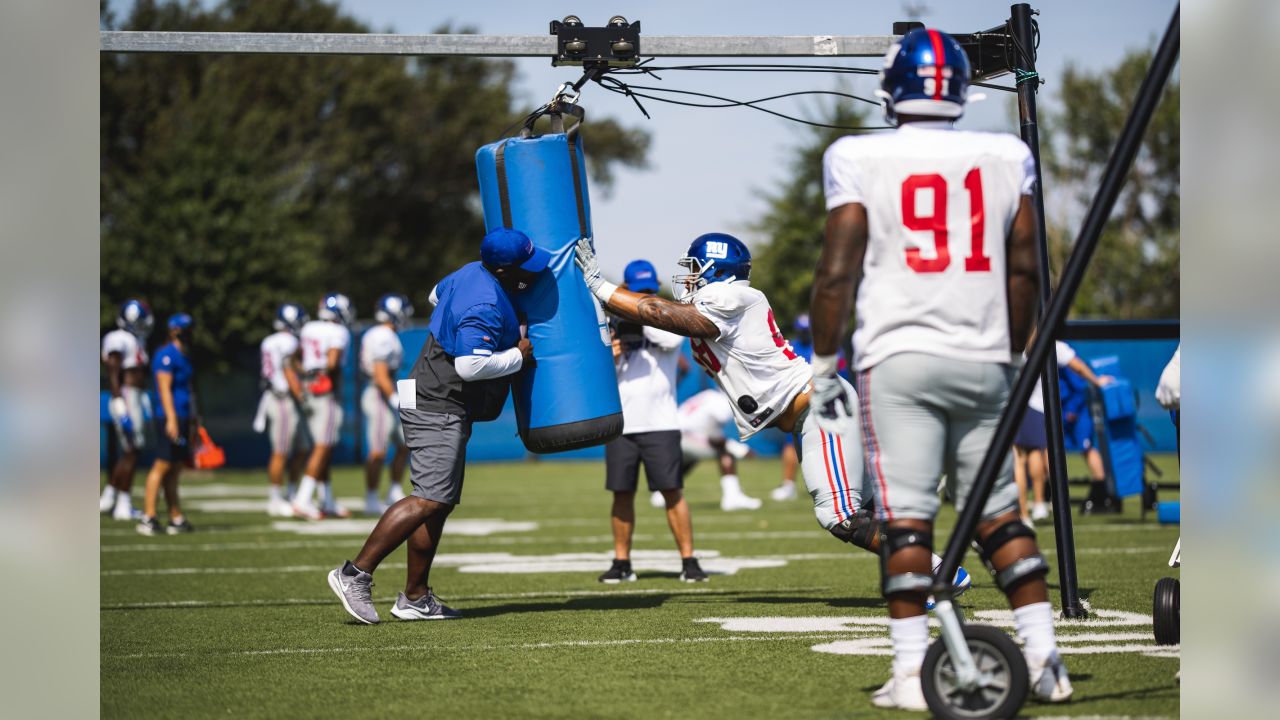 Giants' Darnay Holmes Saves 2 TDs in Brilliant Scrimmage Showing