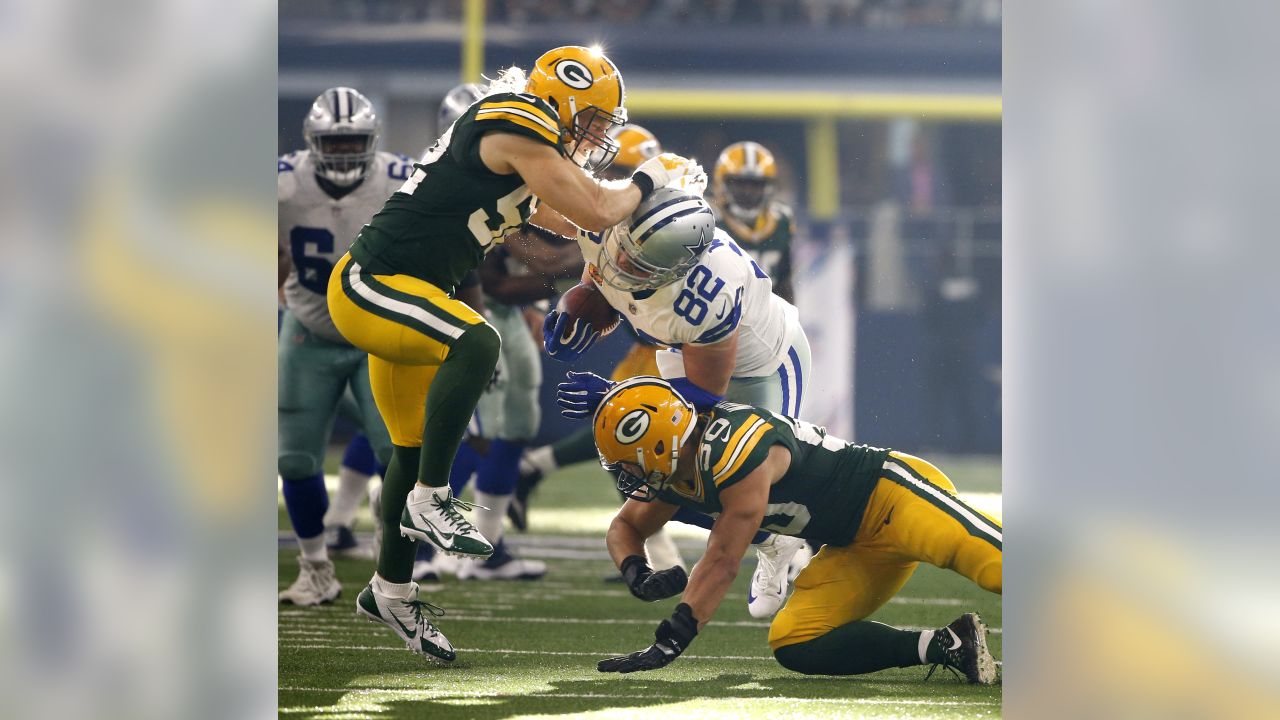 East Rutherford, New Jersey, USA. 23rd Dec, 2018. Green Bay Packers outside  linebacker Clay Matthews (52) on the sideline during a NFL game between the  Green Bay Packers and the New York