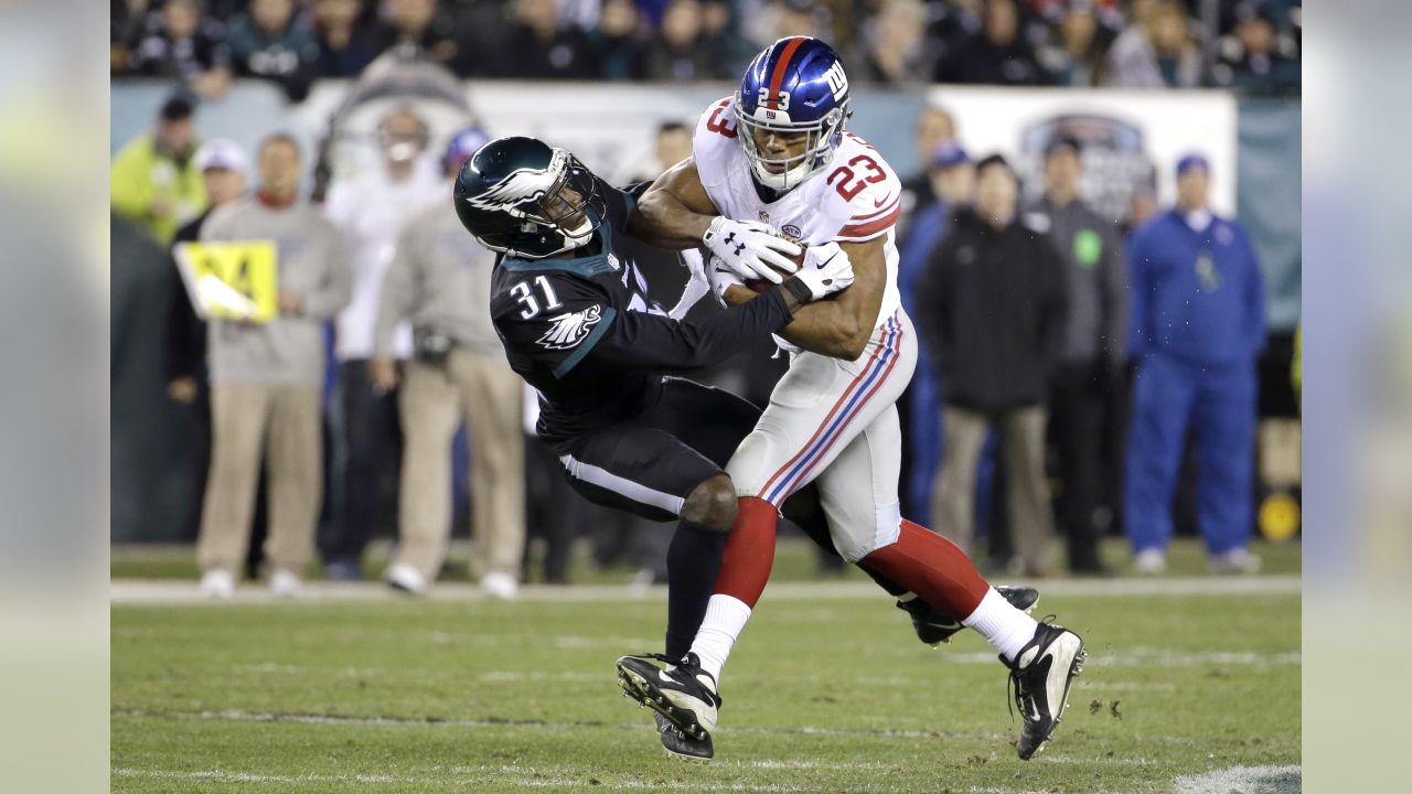 Philadelphia Eagles cornerback Byron Maxwell (31) watches a replay