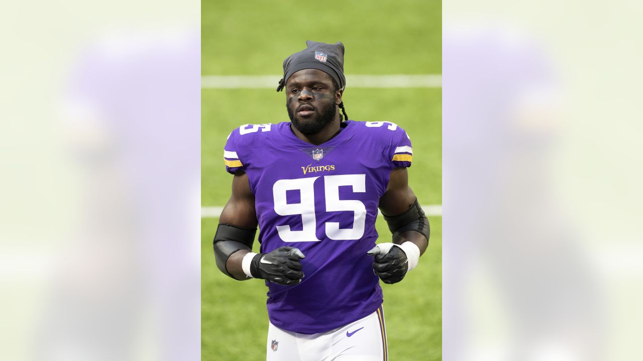 Vikings practice-squad DE Ifeadi Odenigbo spurns Eagles offer, gets raise