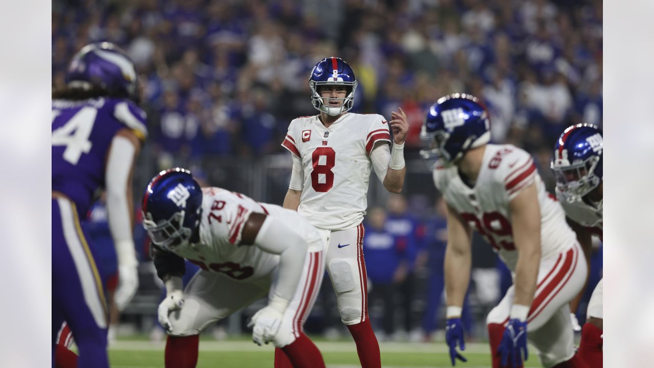 Eli Manning gave 'little pep talk' to Daniel Jones before monster playoff  debut