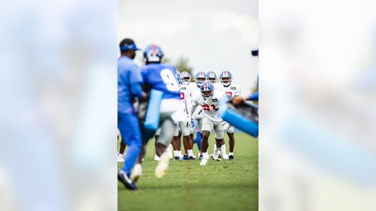 New York Giants video: Joe Judge takes part in muddy fumble drill