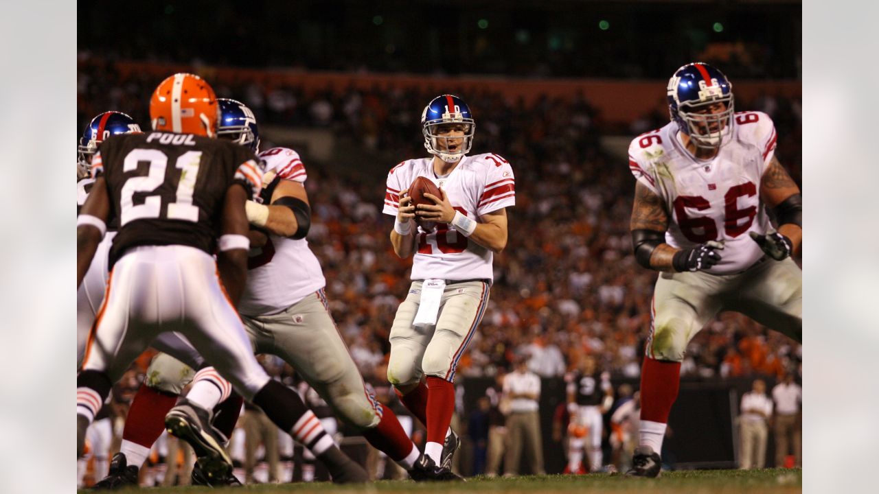 New York Giants vs Cleveland Browns - Holden Luntz Gallery