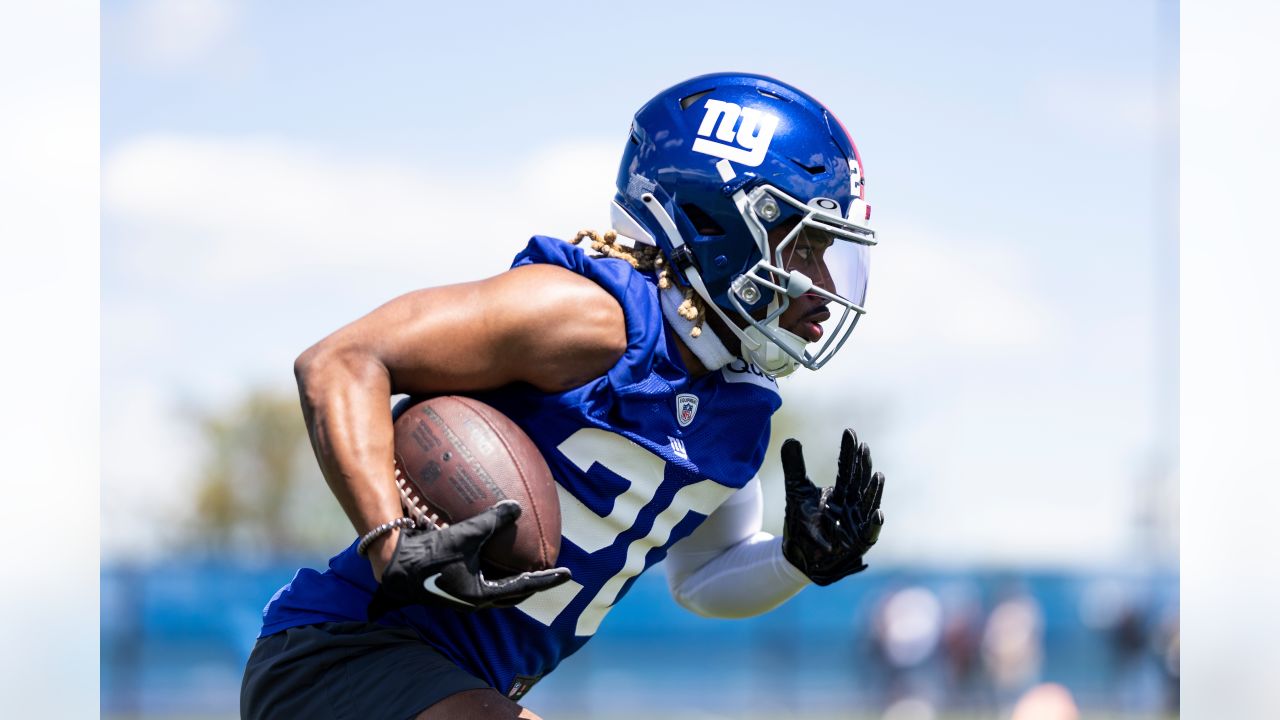 Giants Daily on X: #Giants 2023 Draft Class Round 1, Pick 24: CB Deonte  Banks Round 2, Pick 57 C John Michael Schmitz Round 3, Pick 73: WR Jalin  Hyatt Round 5