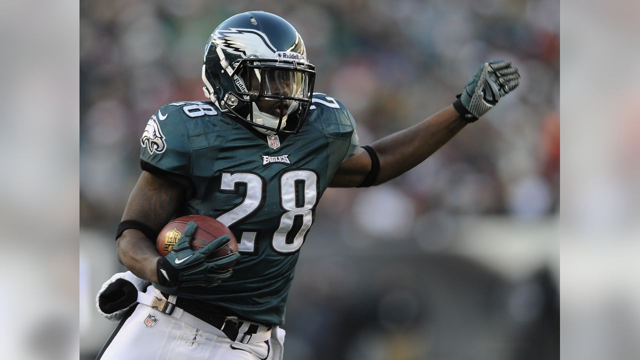 Sep. 11, 2011 - Saint Louis, Missouri, U.S - Philadelphia Eagles running  back LeSean McCoy (25) runs in for the touchdown during the NFL game  between the Saint Louis Rams and the