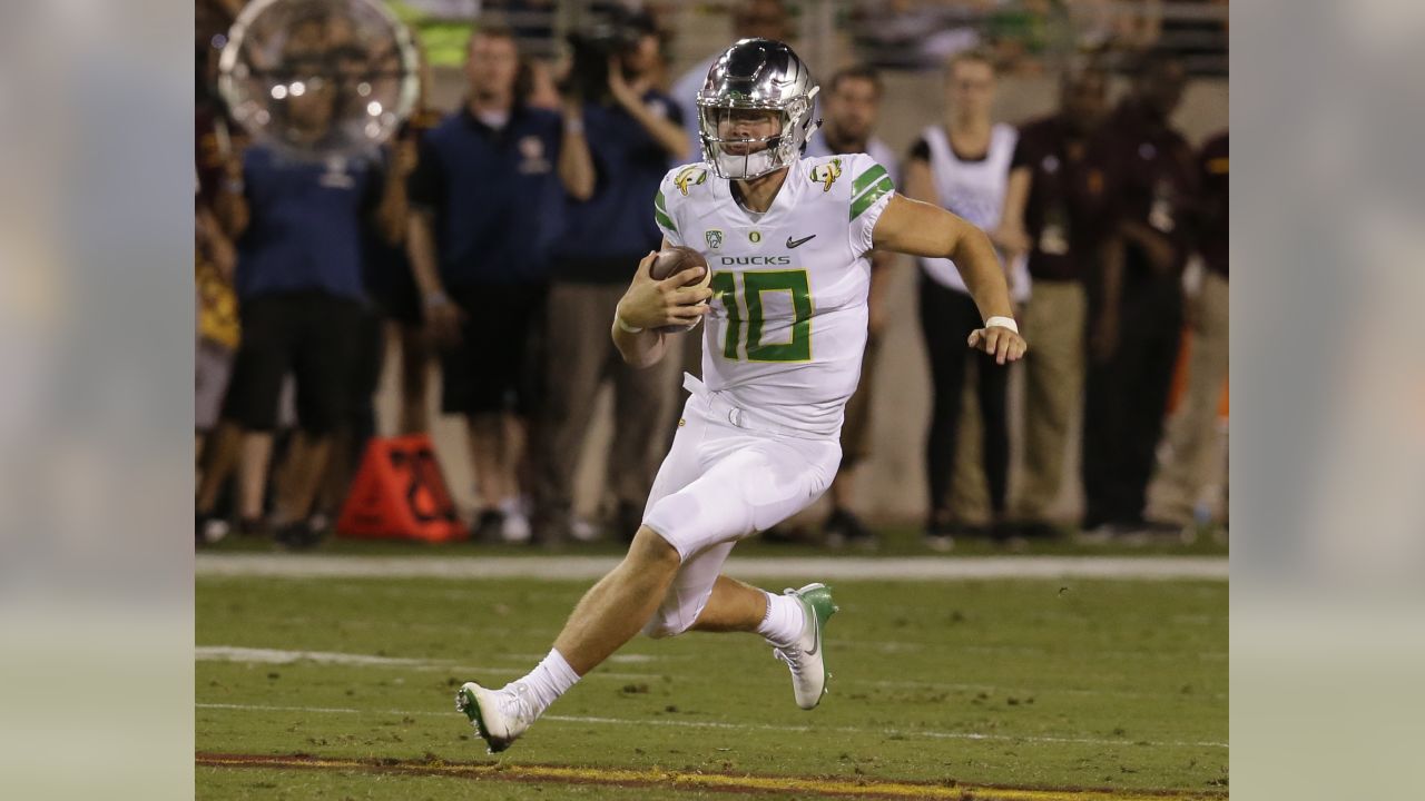 A Look At Justin Herbert's Career With The Oregon Ducks, 43% OFF