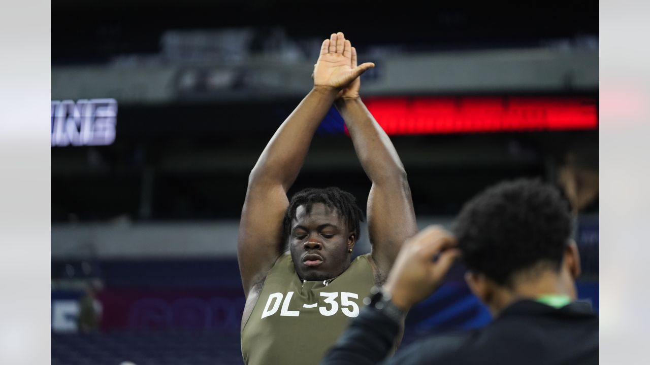 2023 NFL Combine Notes: Thomas Incoom, EDGE, Central Michigan