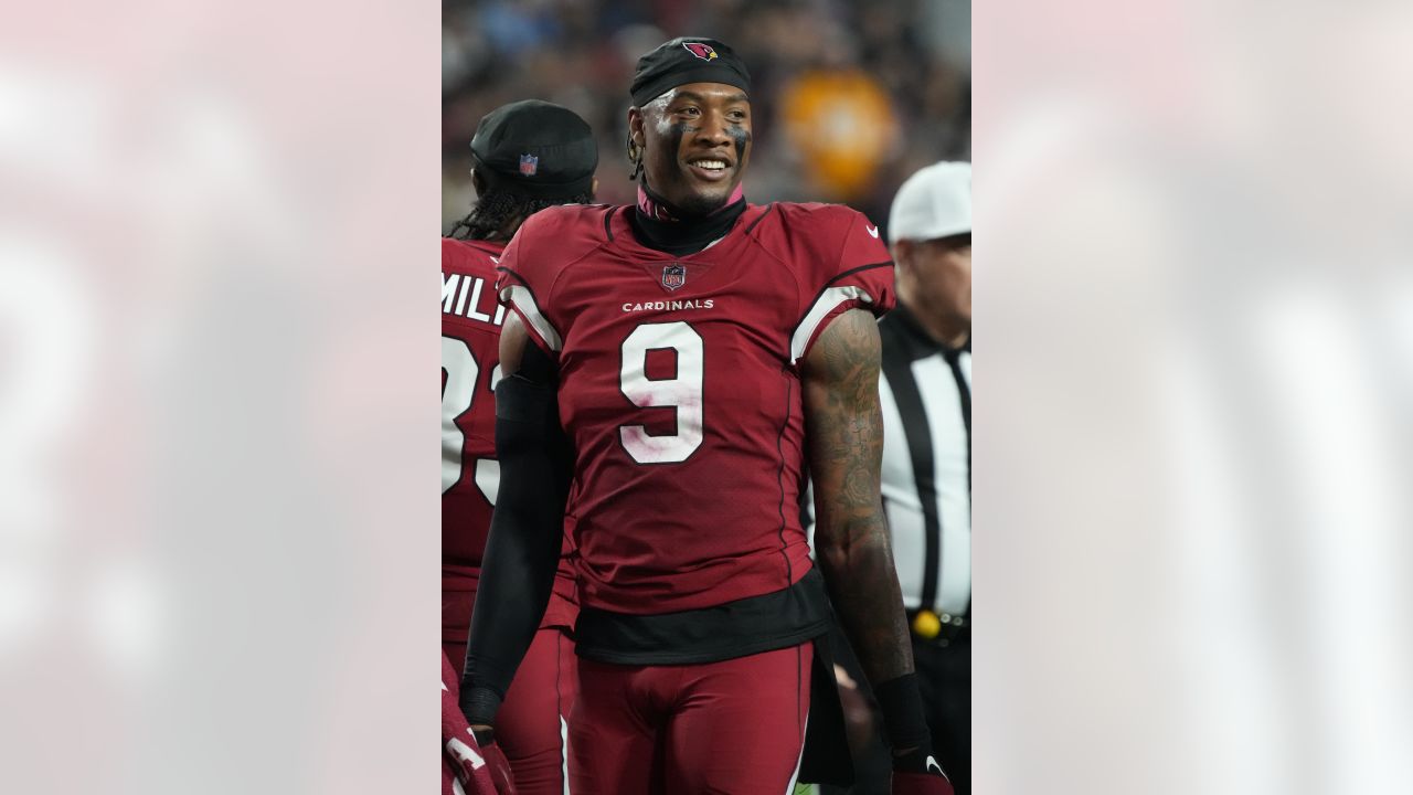 GLENDALE, AZ - DECEMBER 25: Arizona Cardinals Linebacker Victor