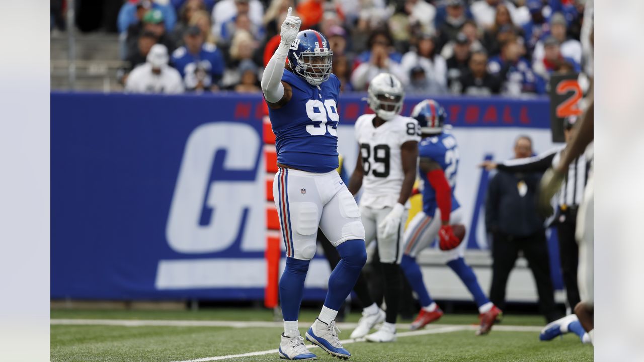 New York Giants Top Las Vegas Raiders, 23-16 - Sports Illustrated New York  Giants News, Analysis and More