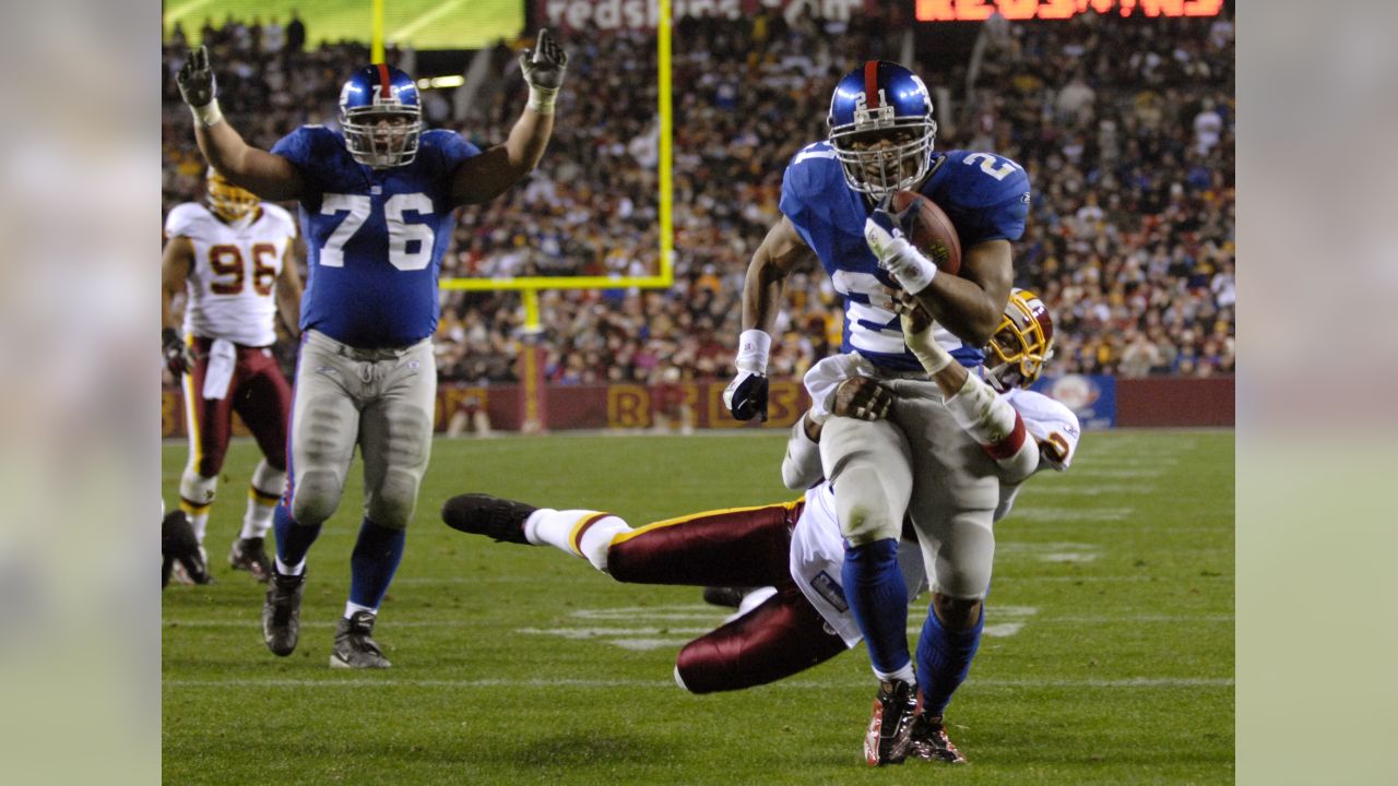 New York Giants running back Saquon Barkley (26) runs during an NFL football  game against the Washington Football Team, Thursday, Sept. 16, 2021 in  Landover, Md. (AP Photo/Daniel Kucin Jr Stock Photo - Alamy