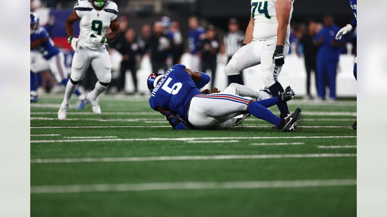 Seahawks Topple Giants in a MetLife Massacre