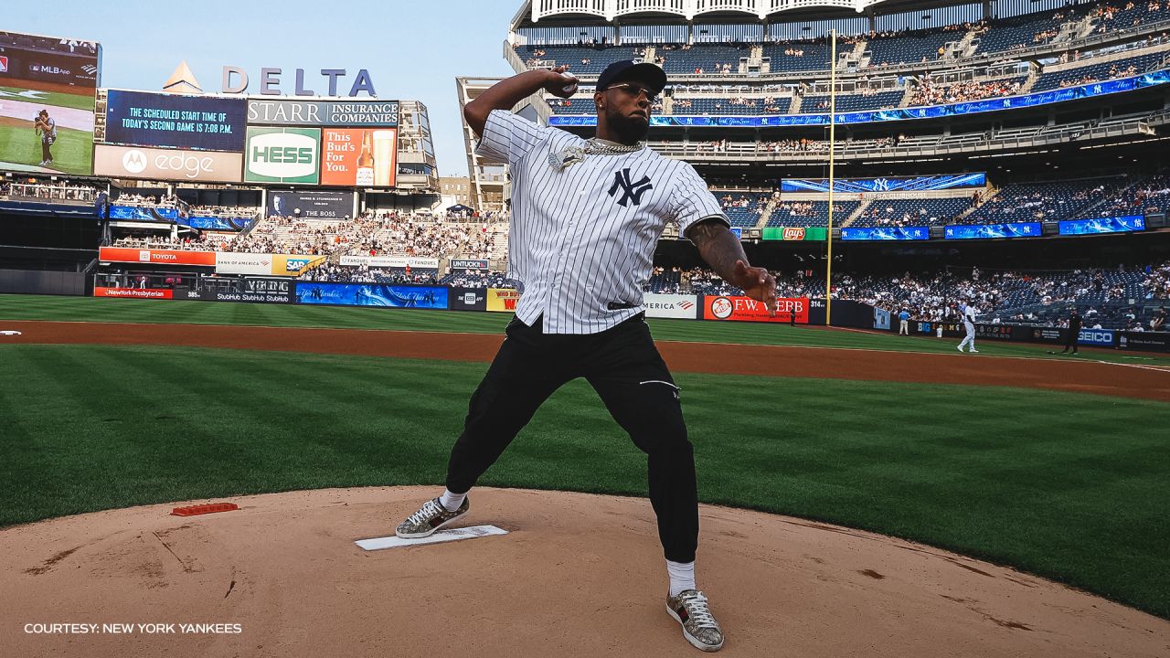 NY Jets WR Garrett Wilson throws first pitch at Citi Field