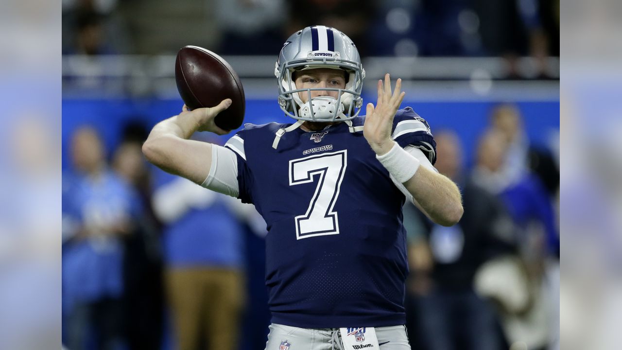 New York Giants offensive guard Mike Remmers watches against the Detroit  Lions during an NFL football game in Detroit, Sunday, Oct. 27, 2019. (AP  Photo/Paul Sancya Stock Photo - Alamy