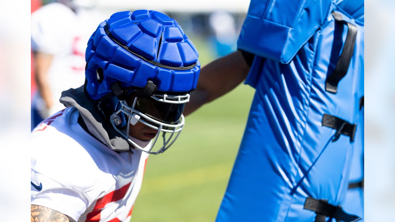 Evan Neal has 'become more of a technician' ahead of season opener - Big  Blue View