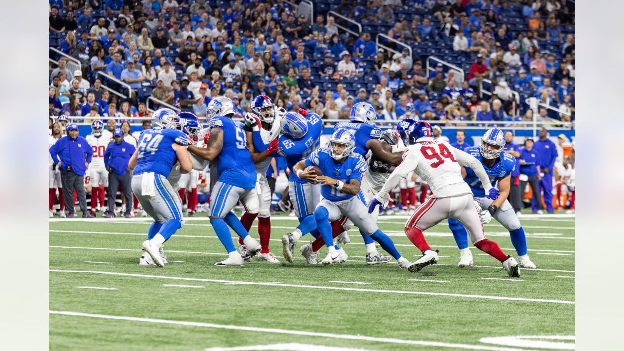 Tashawn Bower throws a blocker to the side and makes TFL vs. Miami