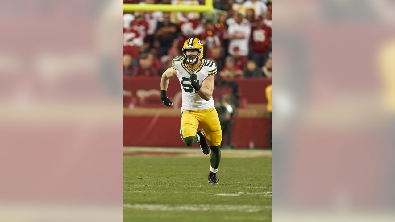 East Rutherford, New Jersey, USA. 11th Aug, 2017. Steelers' linebacker T.J.  Watt (90) during NFL pre-season action between the Pittsburgh Steelers and  the New York Giants at MetLife Stadium in East Rutherford