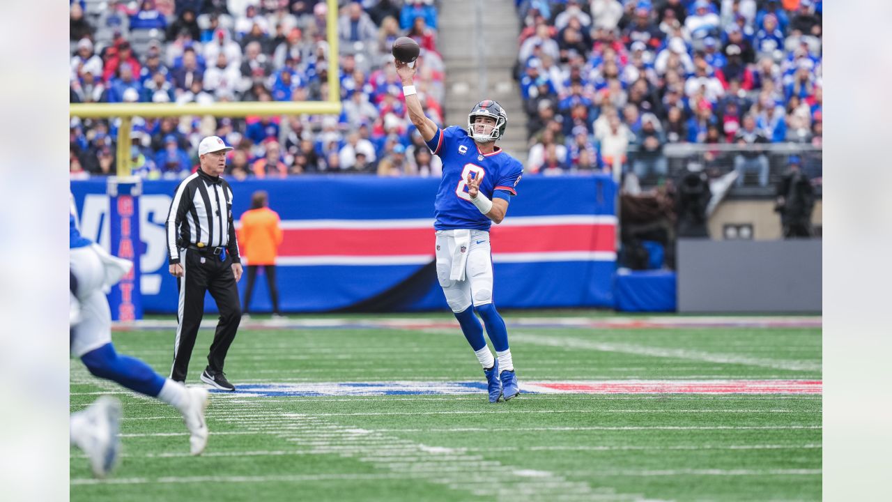 New York Giants Top Chicago Bears, 20-12 Thanks to Running Game - Sports  Illustrated New York Giants News, Analysis and More