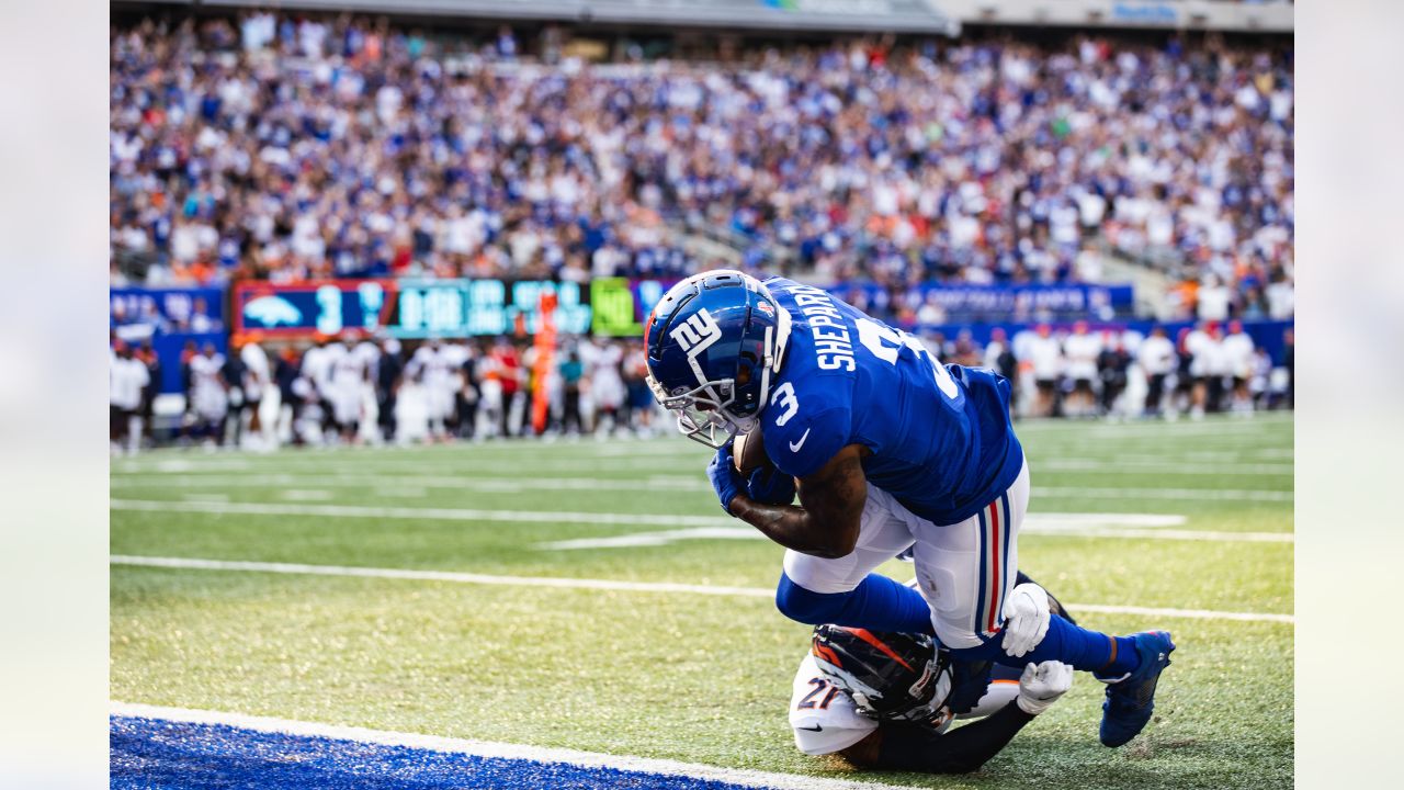 Sterling Shepard passes physical, returns to practice