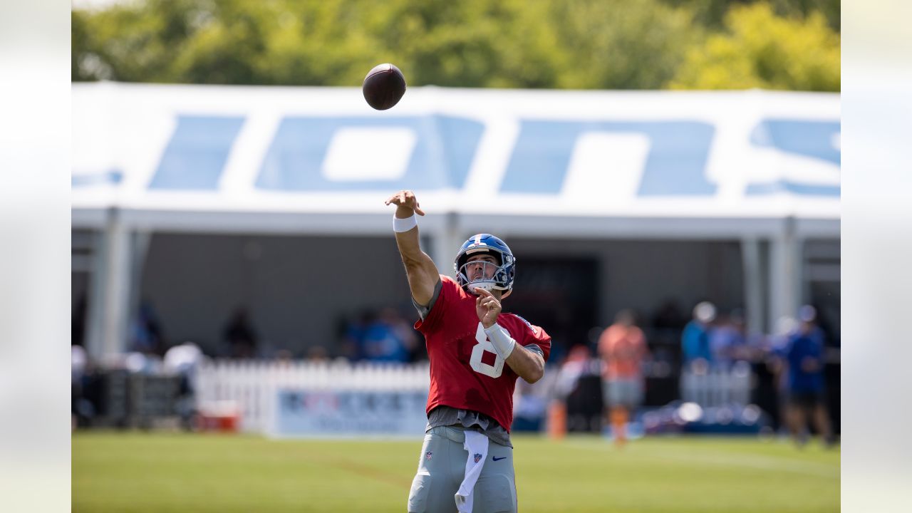 New York Giants tight end Dan Campbell runs a pass route during training  camp, Saturday, July 22, 2000, in Albany, N.Y. The Giants will rely on  Campbell to step up his game