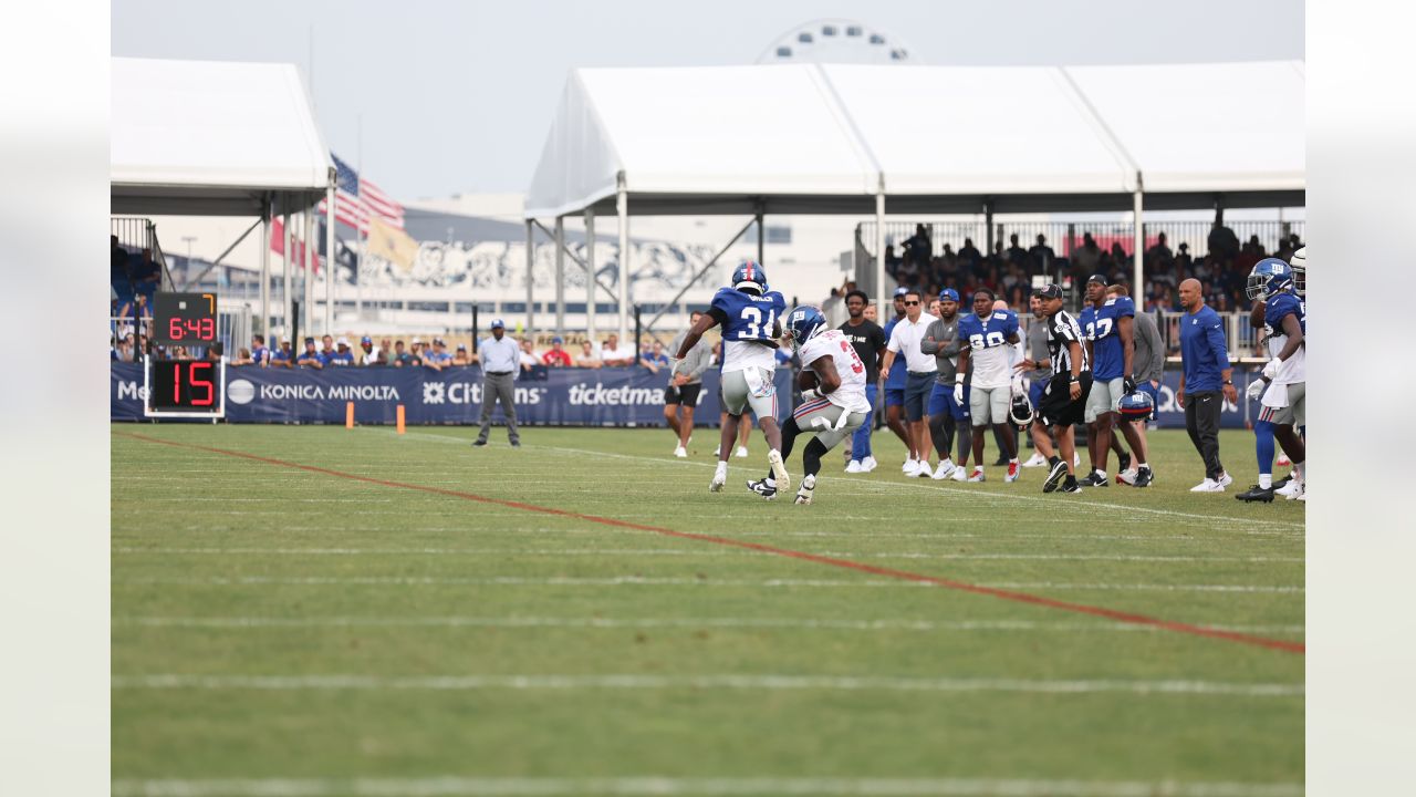 Giants' Darrian Beavers wears heart on sleeve, ready to leave mark in first  practice in pads - Newsday