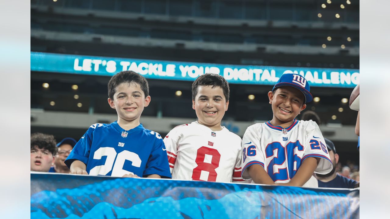 New York Giants fans return in 'unbelievable' showing for practice