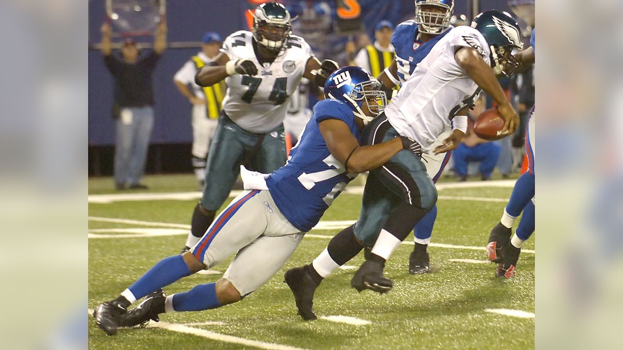 Osi Umenyiora joins Giants ring of honor 