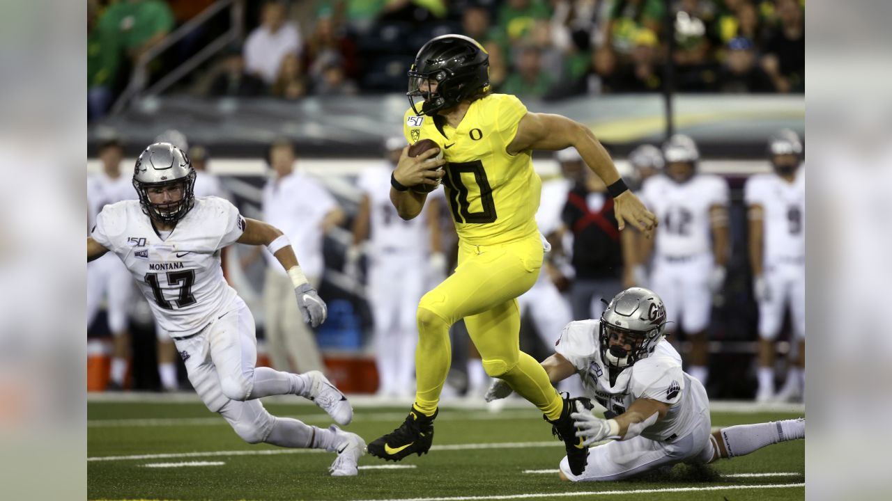 What NFL Scouts Will Be Watching: Top-ranked Oregon QB Justin Herbert  searching for statement win vs. Huskies - The Athletic