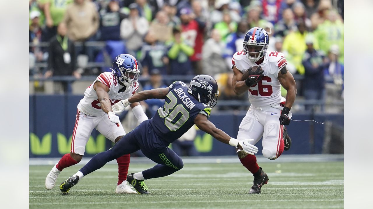 Giants fall to Seahawks, enter bye 6-2