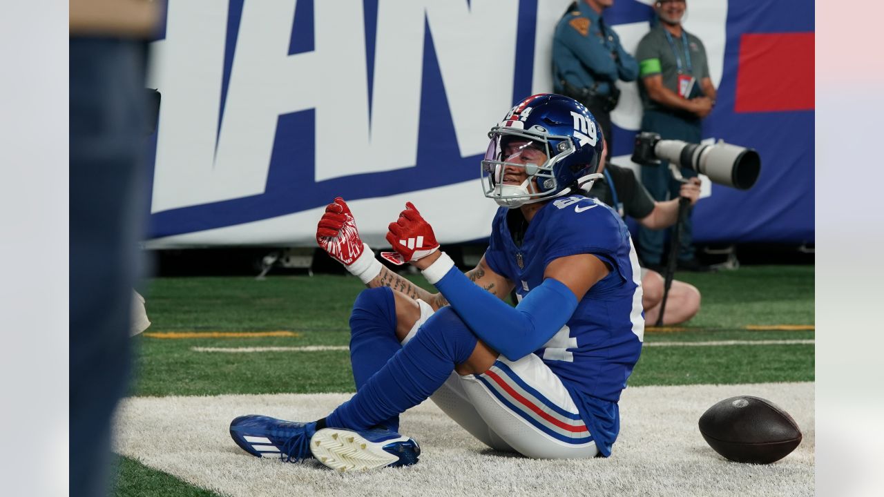 Daniel Jones leads Giants to quick touchdown against Panthers