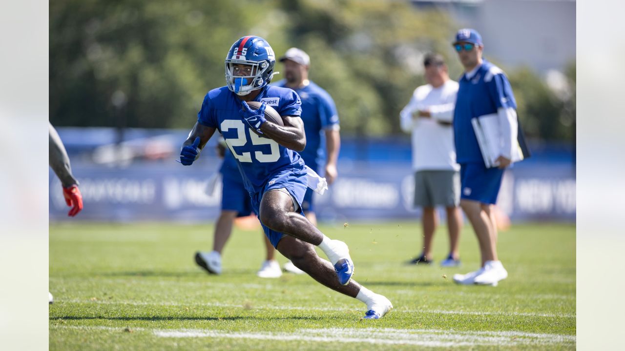 Jashaun Corbin will try to move up from Giants' practice squad