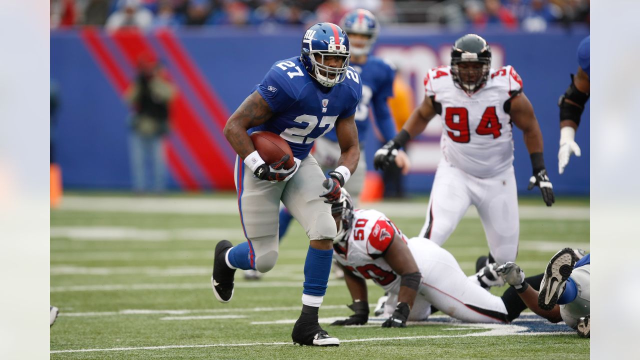 Atlanta Falcons Matt Ryan throws a pass in the first quarter against the  New York Giants in the NFC Wild Card Game at MetLife Stadium in East  Rutherford, New Jersey on January