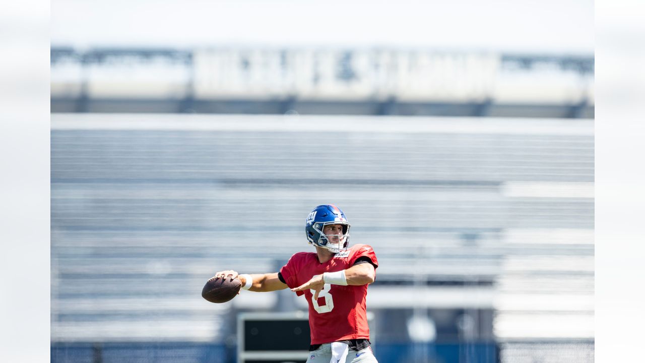 Giants' Daniel Jones-Darren Waller connection impresses as starters make  preseason debut vs. Panthers 