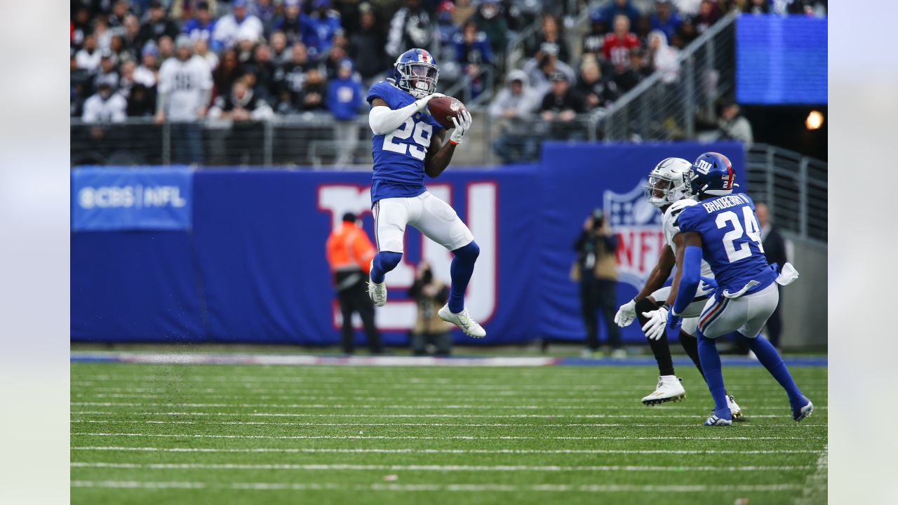 Giants beat Raiders thanks to Xavier McKinney's interceptions