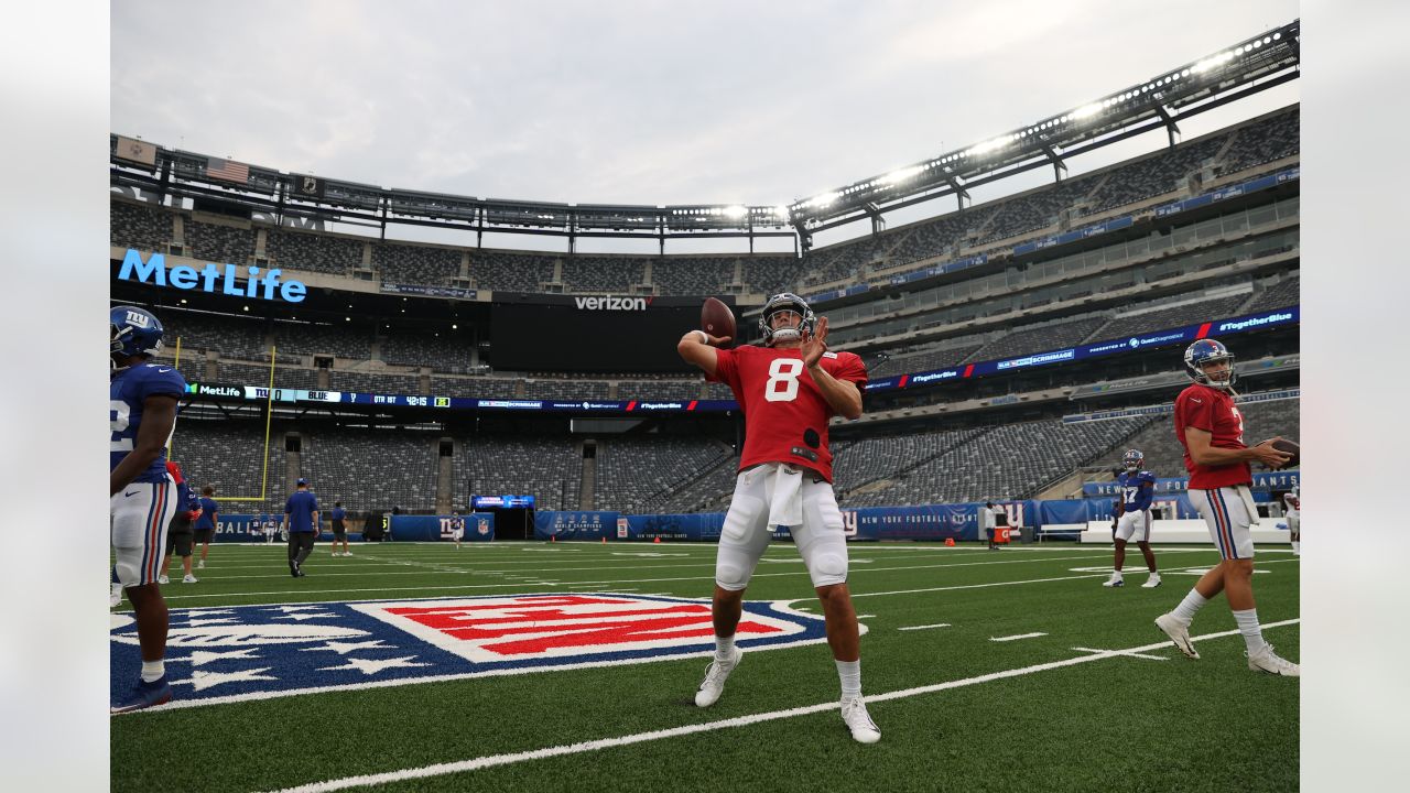 Lorenzo Carter terrorizes NY Giants offensive line at latest scrimmage