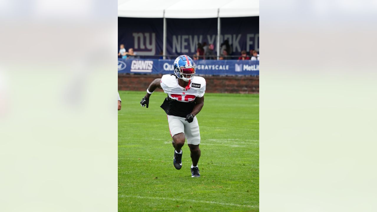 Isaiah Hodgins wearing a Daniel Jones shirt during warmups : r/NYGiants