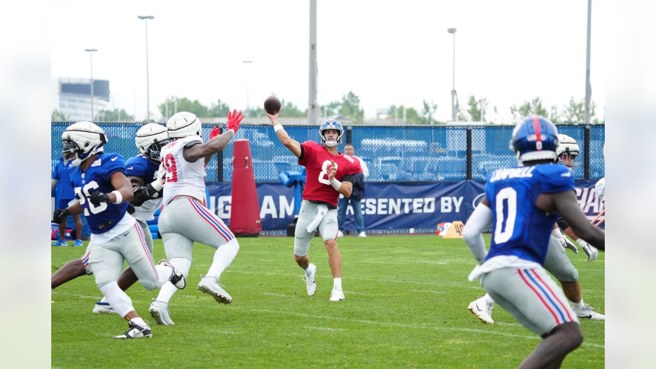 See Daniel Jones connect with Darren Waller, Isaiah Hodgins & Sterling  Shepard at Giants camp