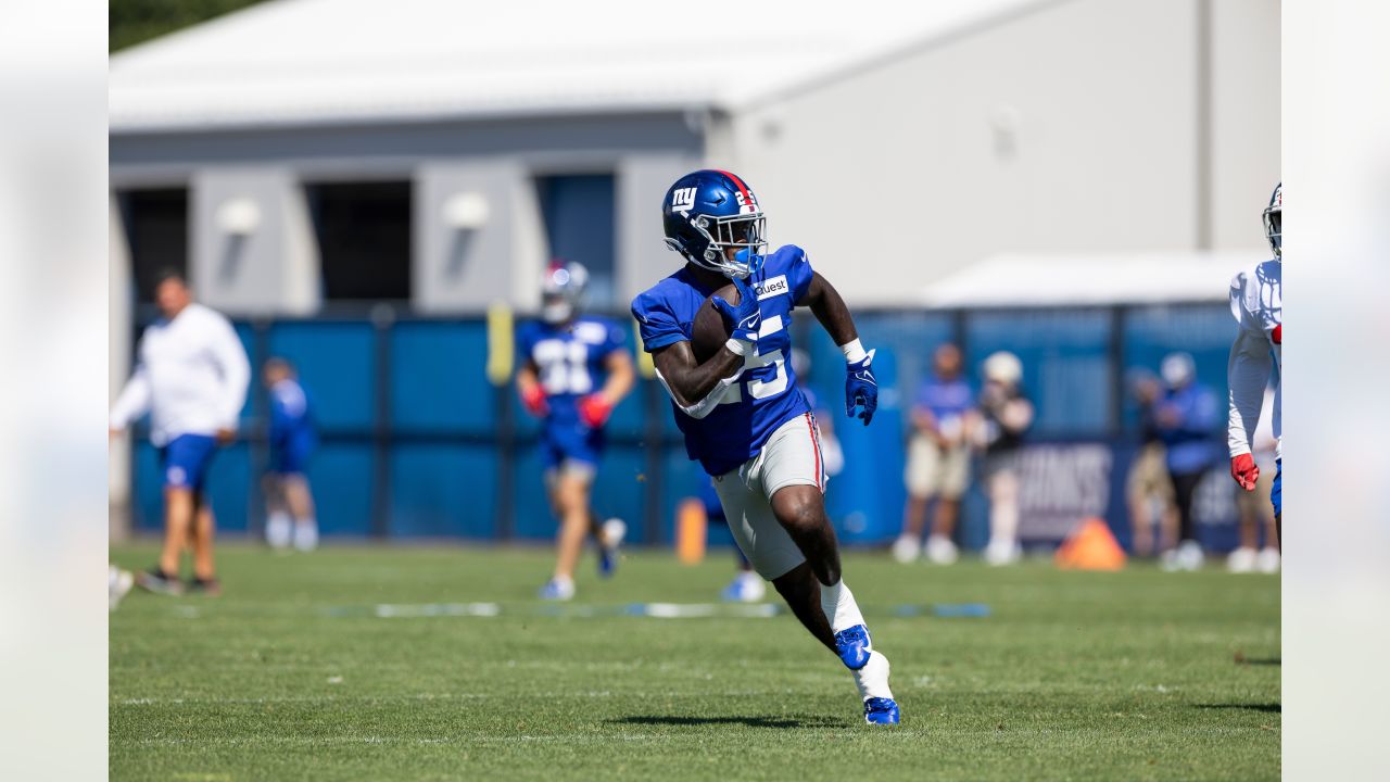 Giants roster moves: G Wyatt Davis signed by Saints, Roy Mbaeteka back on  practice squad - Big Blue View