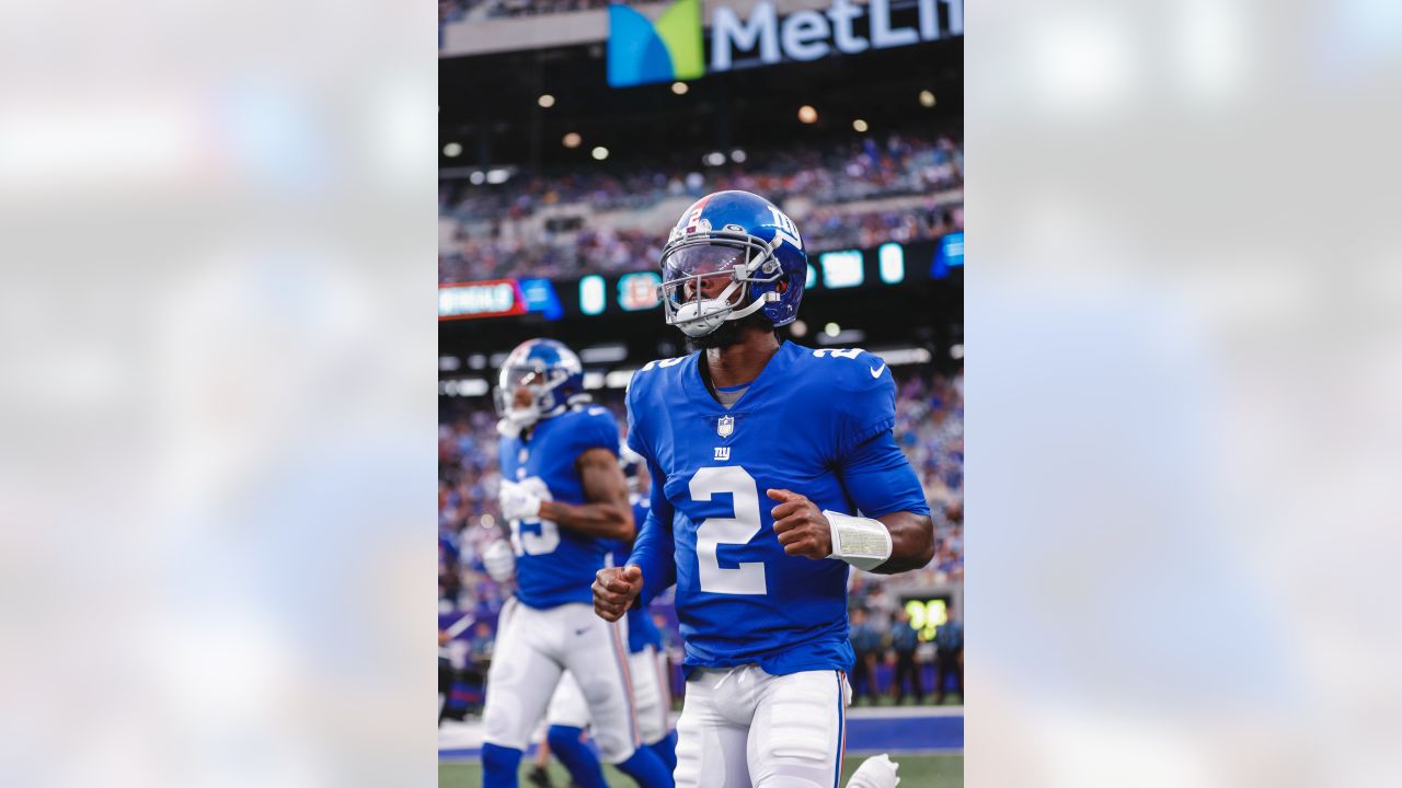 New York Giants linebacker Micah McFadden (41) looks to defend during an  NFL game against the Dallas Cowboys on Thursday, November 24, 2022, in  Arlington, Texas. (AP Photo/Matt Patterson Stock Photo - Alamy