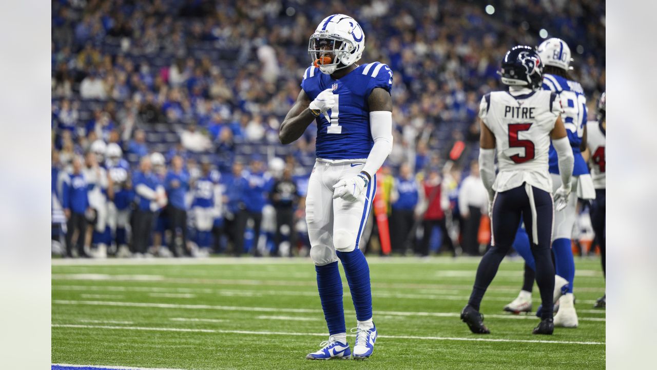 Report: Colts Free Agent WR Parris Campbell Signs with Giants on One-Year  Contract - Stampede Blue